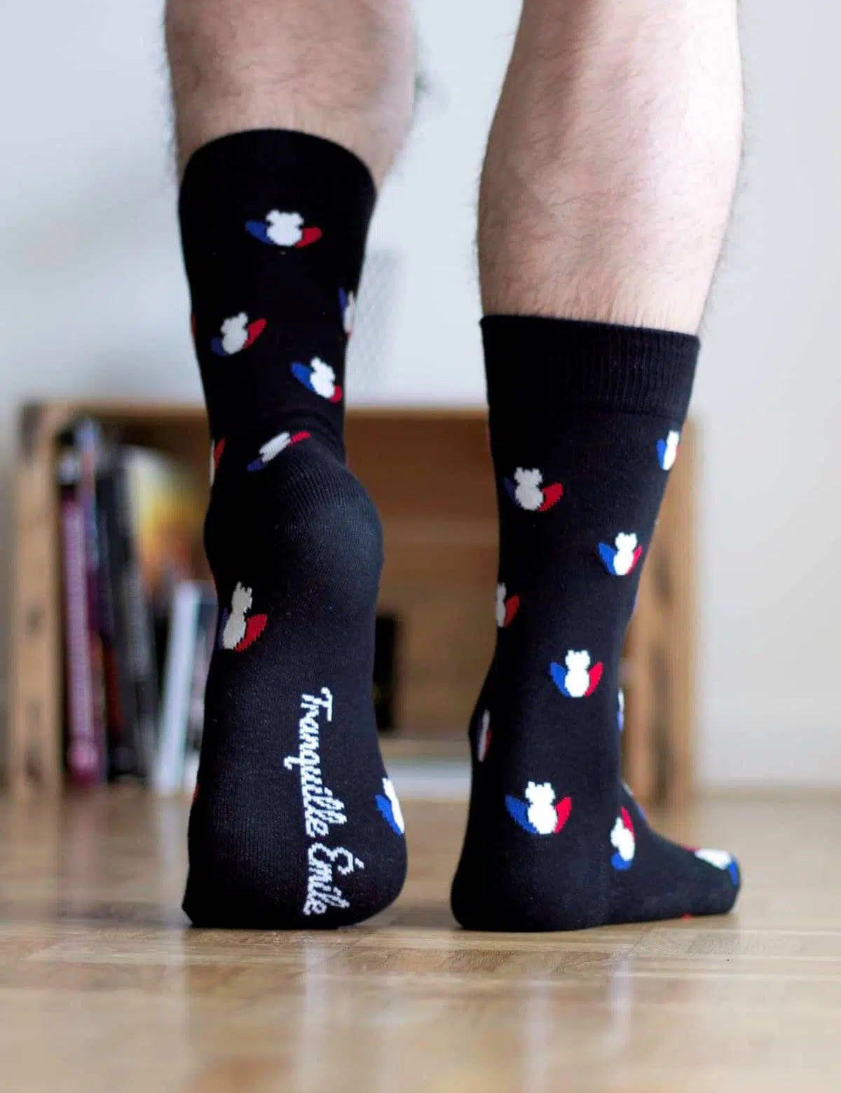 chaussettes-made-in-france-les-grenouilles-noires-tricolore-2.webp