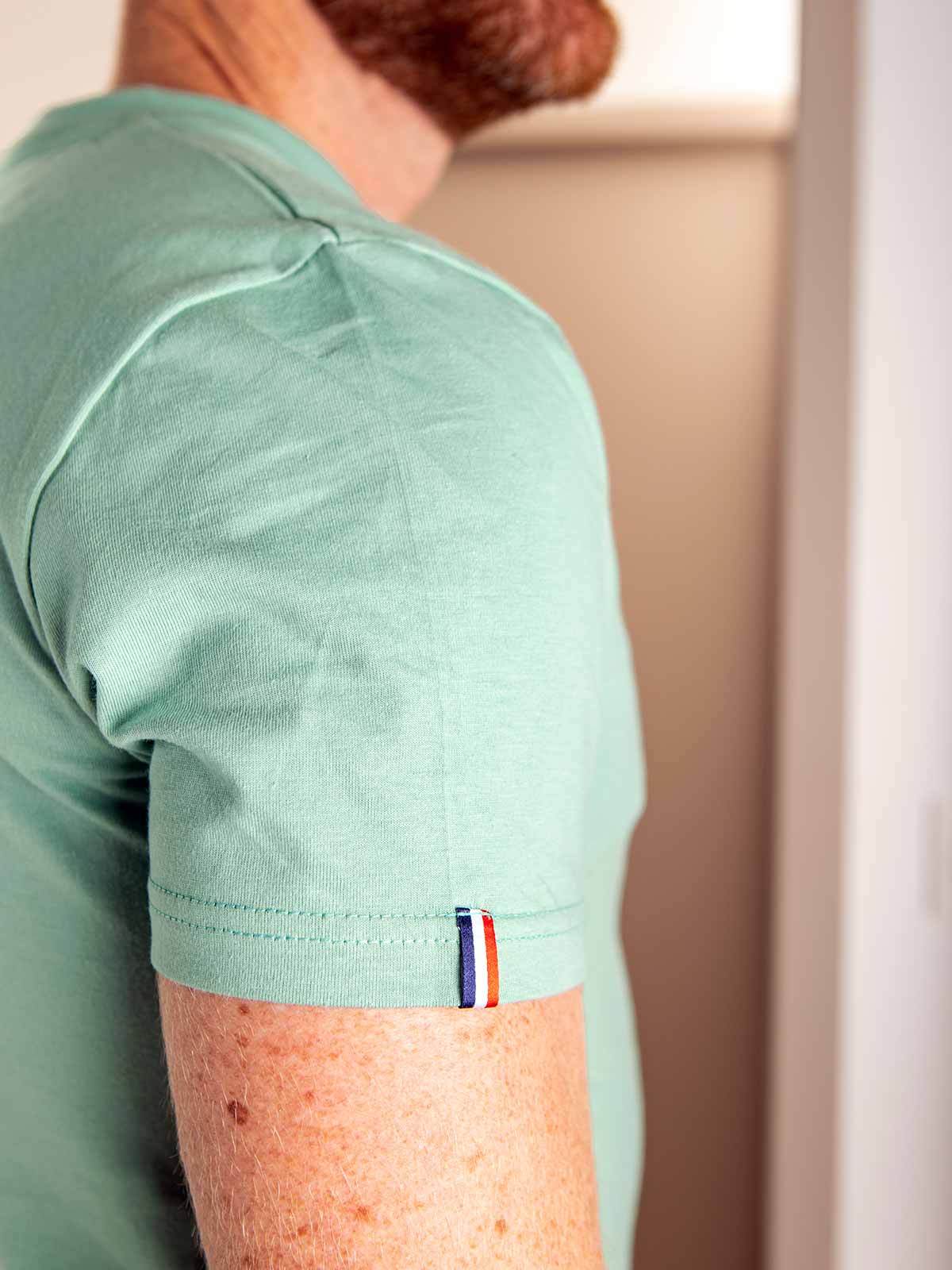 t-shirt-made-in-france-homme-l-authentique-vert-pastel