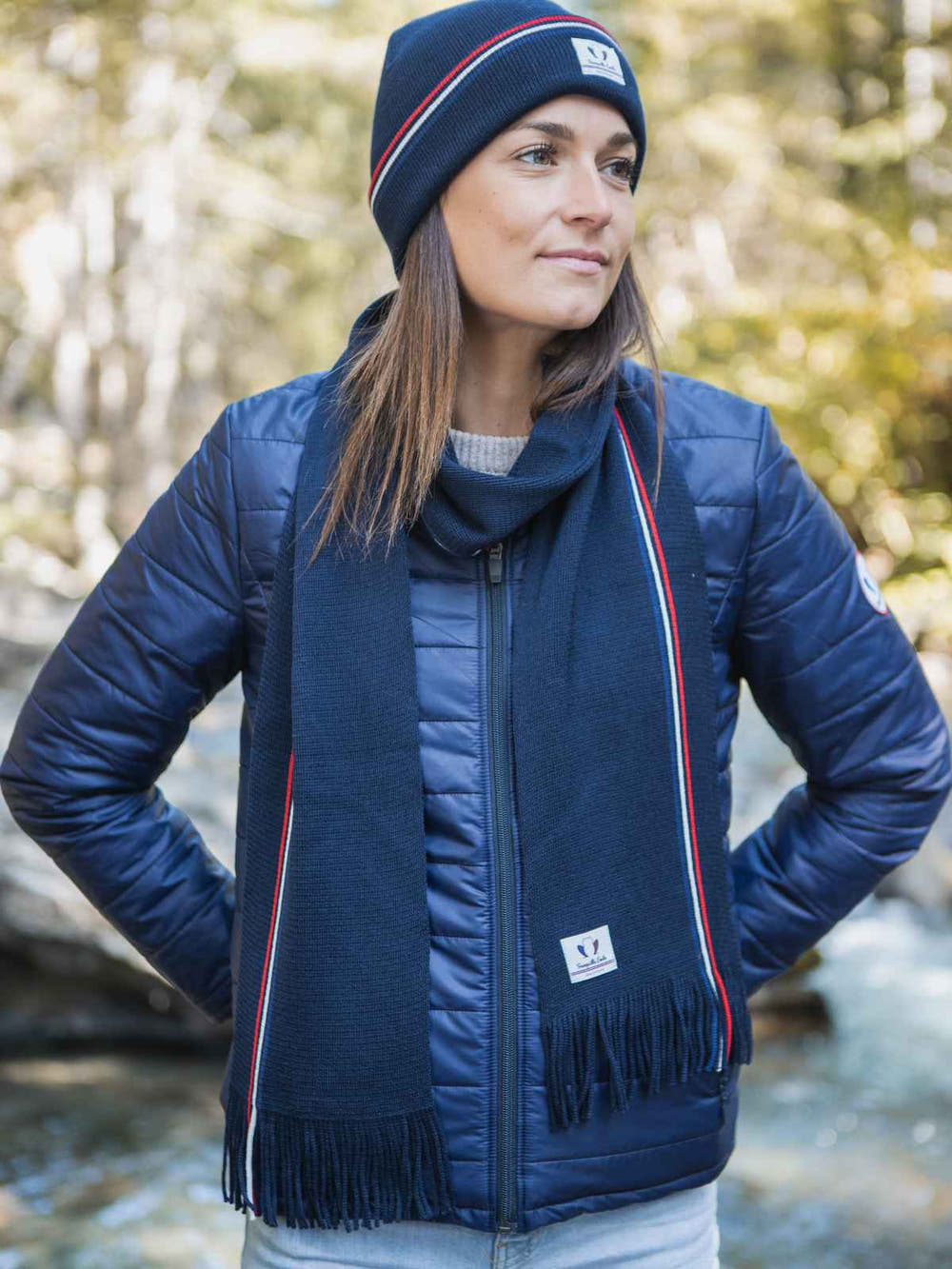Bonnet et écharpe en laine mérinos porté