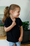 T-shirt enfant noir vue de dos - Le petit Authentique Tranquille Emile