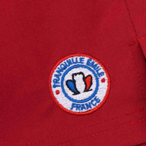 Maillot_de_bain_rouge_matieres_et_certifications