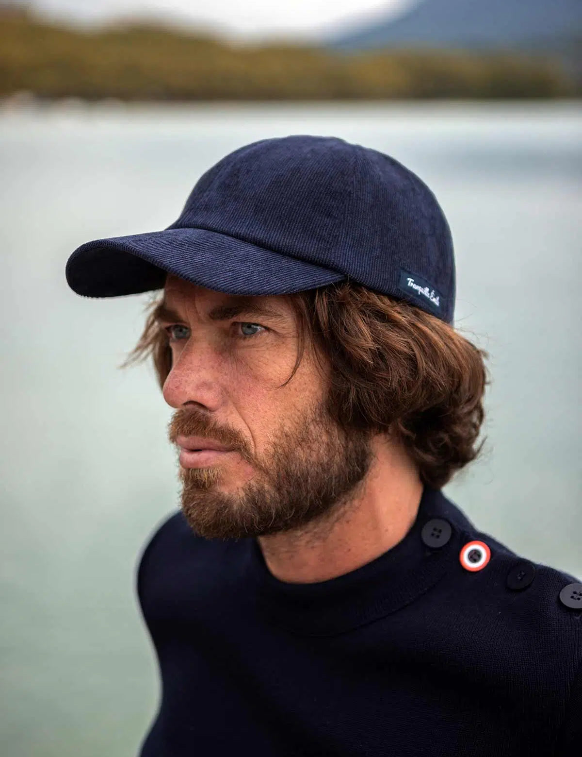 casquette-made-in-france-velours-lessentielle-bleu-2_jpg.webp