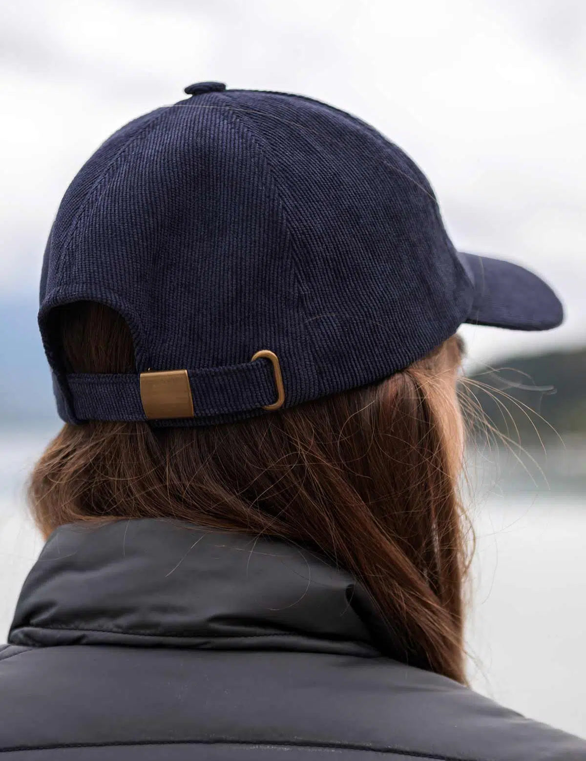 casquette-made-in-france-velours-lessentielle-bleu-3_jpg.webp