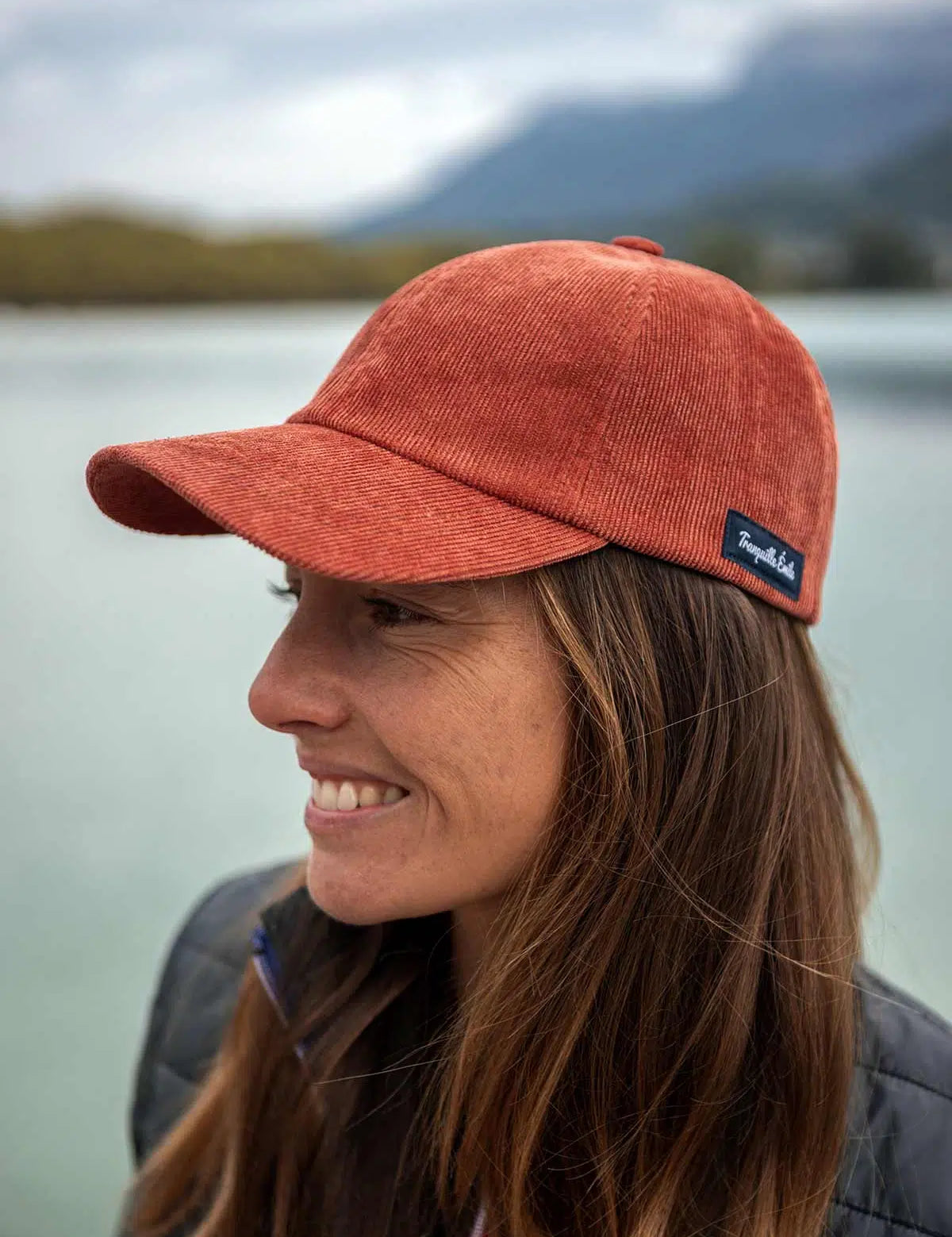 casquette-made-in-france-velours-lessentielle-brique-3_jpg.webp