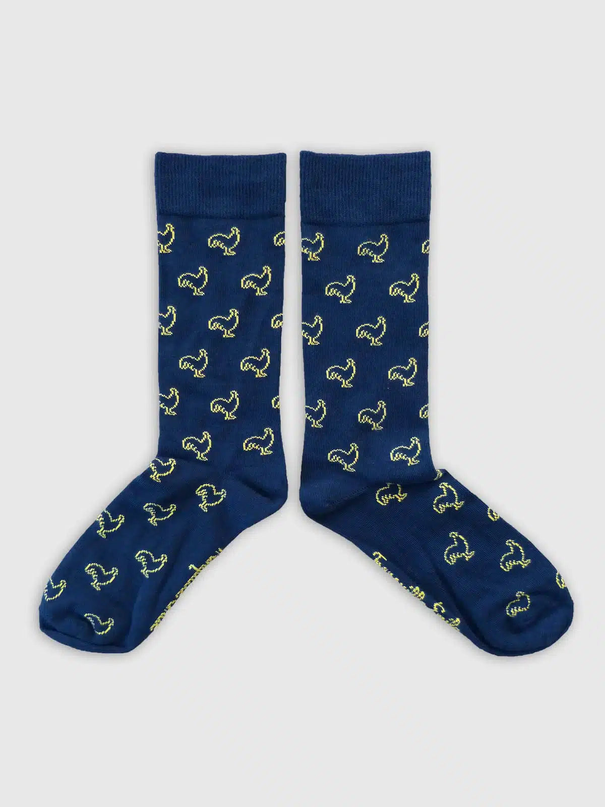 Chaussettes bleues à motifs coqs confectionnées en France - Les Coqs vue de face