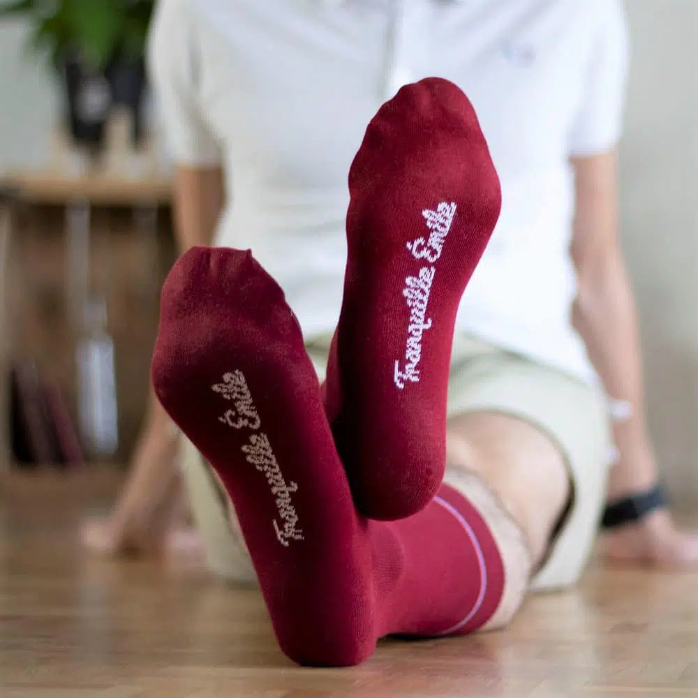 Chaussettes bordeaux portées - Les Unies Tranquille Emile