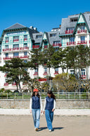 Doudoune sans manches femme bleue confectionnée en France - La Tempérée vue de face