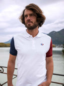 Polo homme tricolore en coton piqué confectionné en France - L'Élégant vue de face