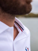 Polo homme tricolore porté - L'Élégant Tranquille Emile