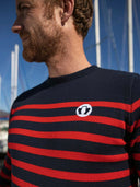 Pull marinière homme rouge porté - La Marinière Tranquille Emile