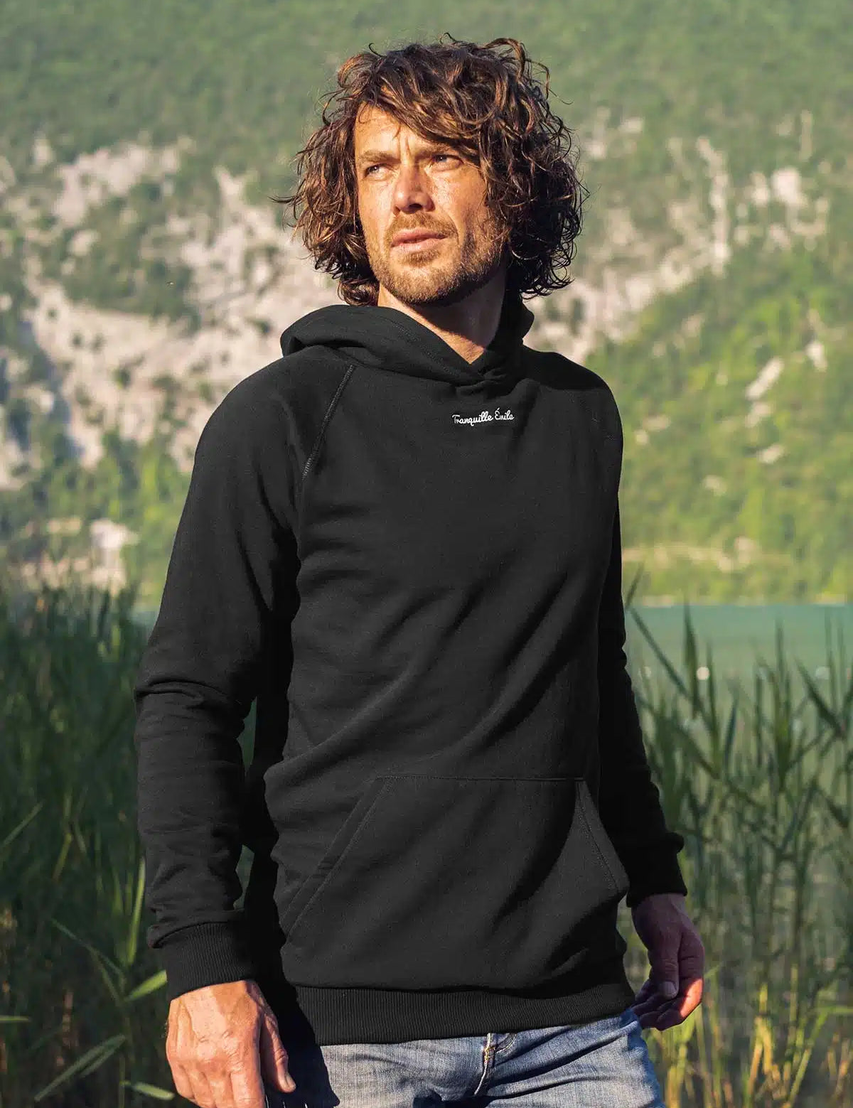 sweat-a-capuche-made-in-france-homme-le-confortable-noir-2_jpg.webp