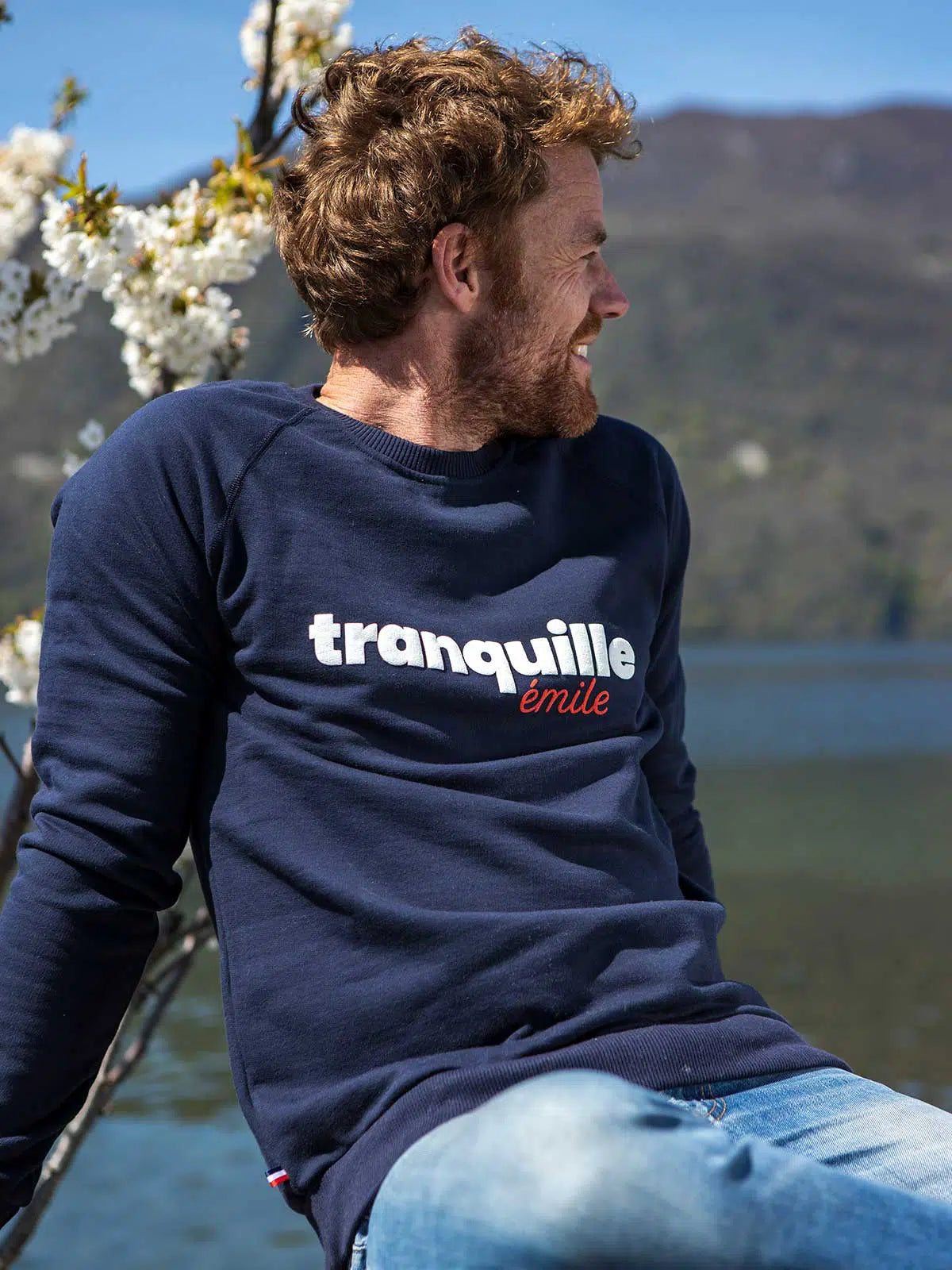 Sweat unisexe bleu marine détail sérigraphie - Tranquille Emile confection française