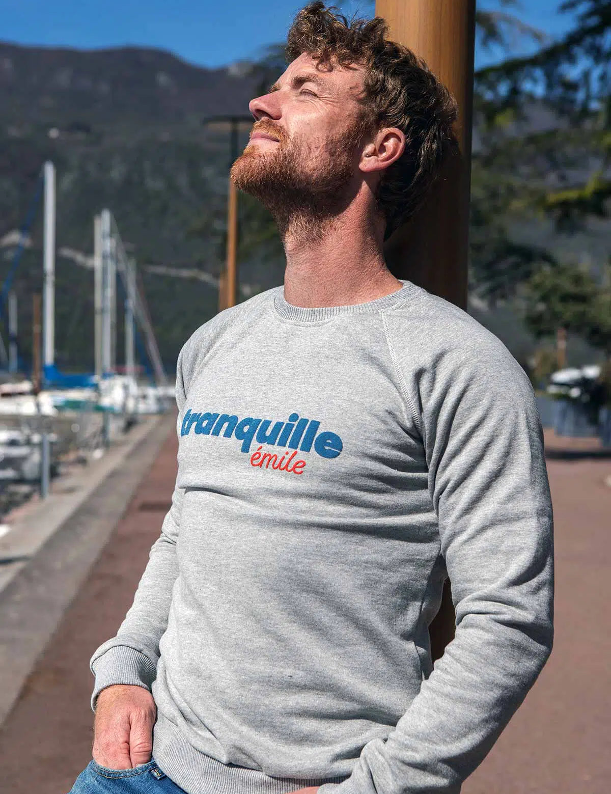 sweat-made-in-france-homme-tranquille-emile-gris-chine-1_jpg.webp