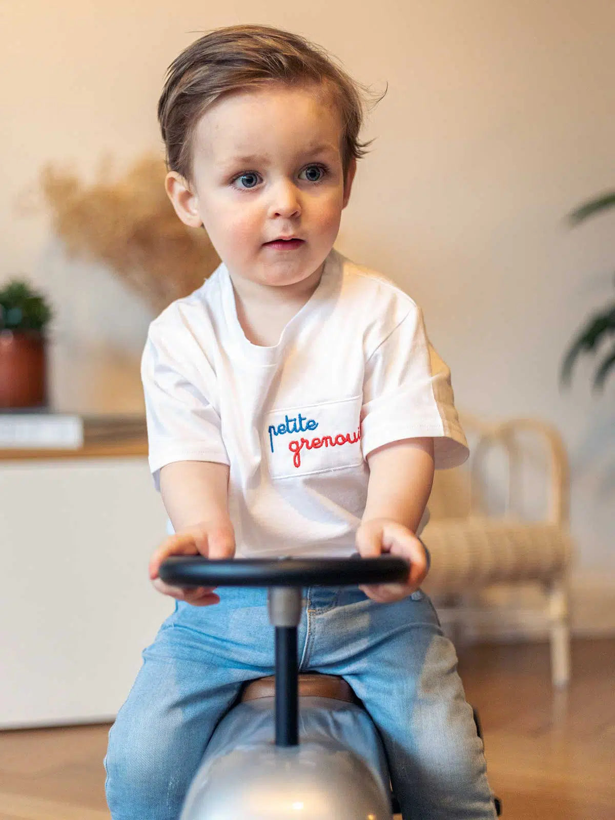 T-shirt enfant Petite Grenouille porté - Tranquille Emile