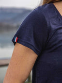 T-shirt femme bleu marine en lin détail - L'Indispensable confection française