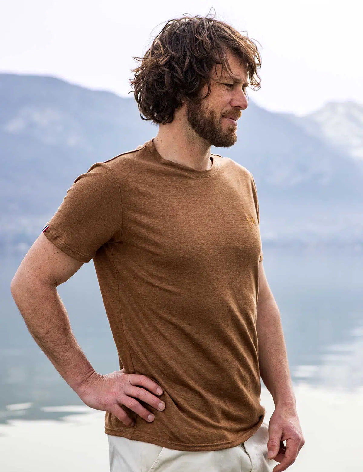 t-shirt-lin-made-in-france-homme-l-indispensable-brun-2_jpg.webp