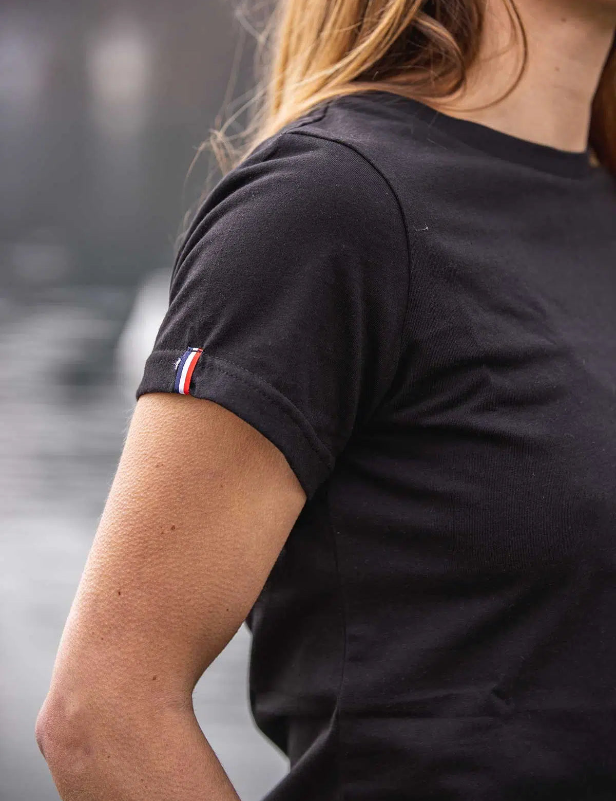t-shirt-made-in-france-femme-l-authentique-noir
