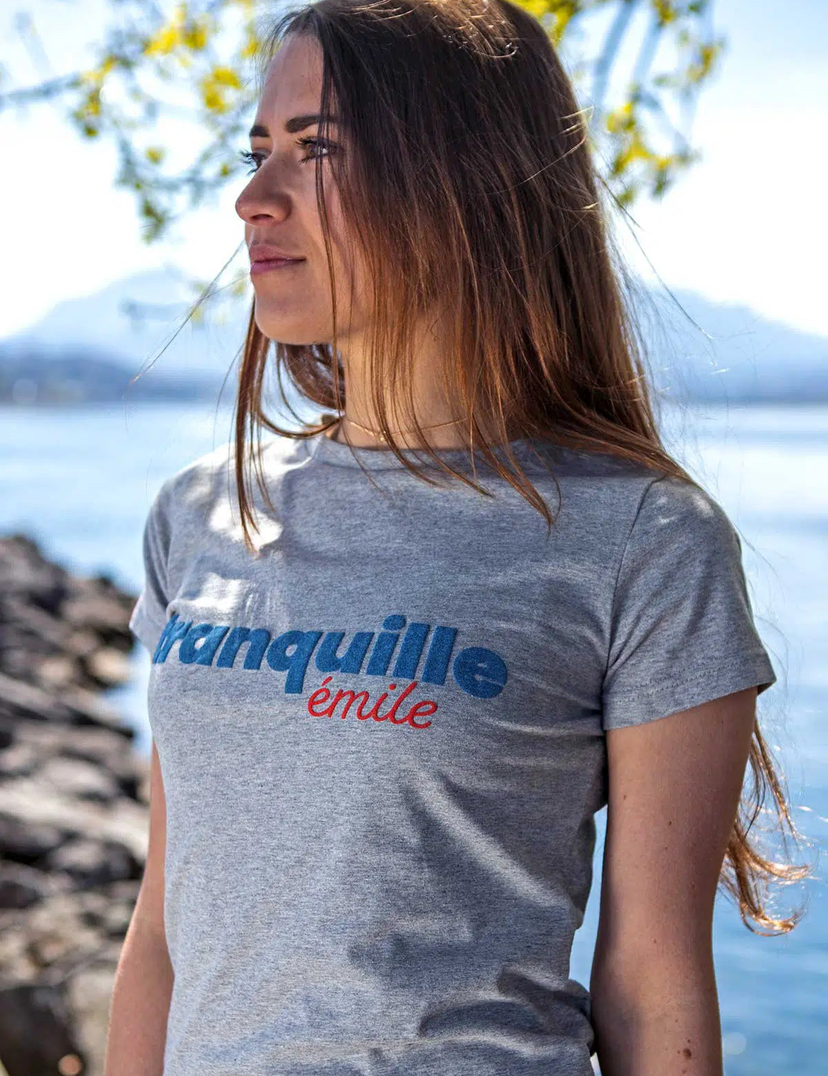 t-shirt-made-in-france-femme-tranquille-emile-gris-chine-2_jpg.webp