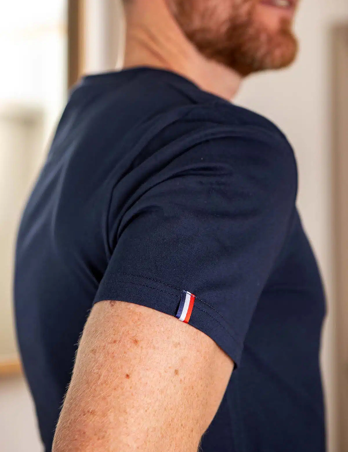 t-shirt-made-in-france-homme-l-authentique-bleu-marine.jpg