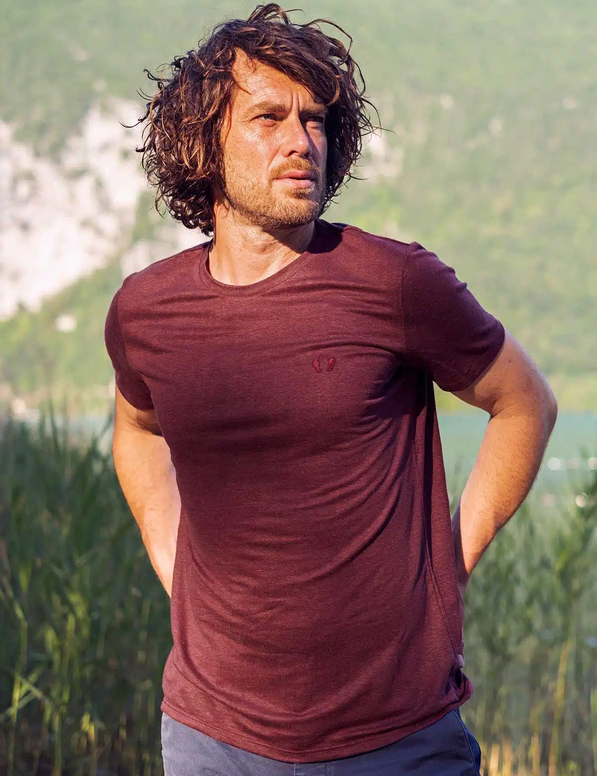 t-shirt-made-in-france-homme-l-indispensable-rouge-bordeaux-1_jpg.webp