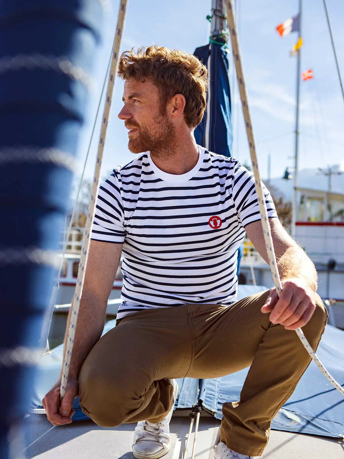 T-shirt marinière homme bleu porté - Le Marin Tranquille Emile