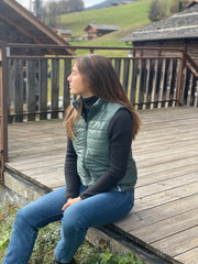 Doudoune sans manches femme vert forêt confectionnée en France - La Tempérée vue de face