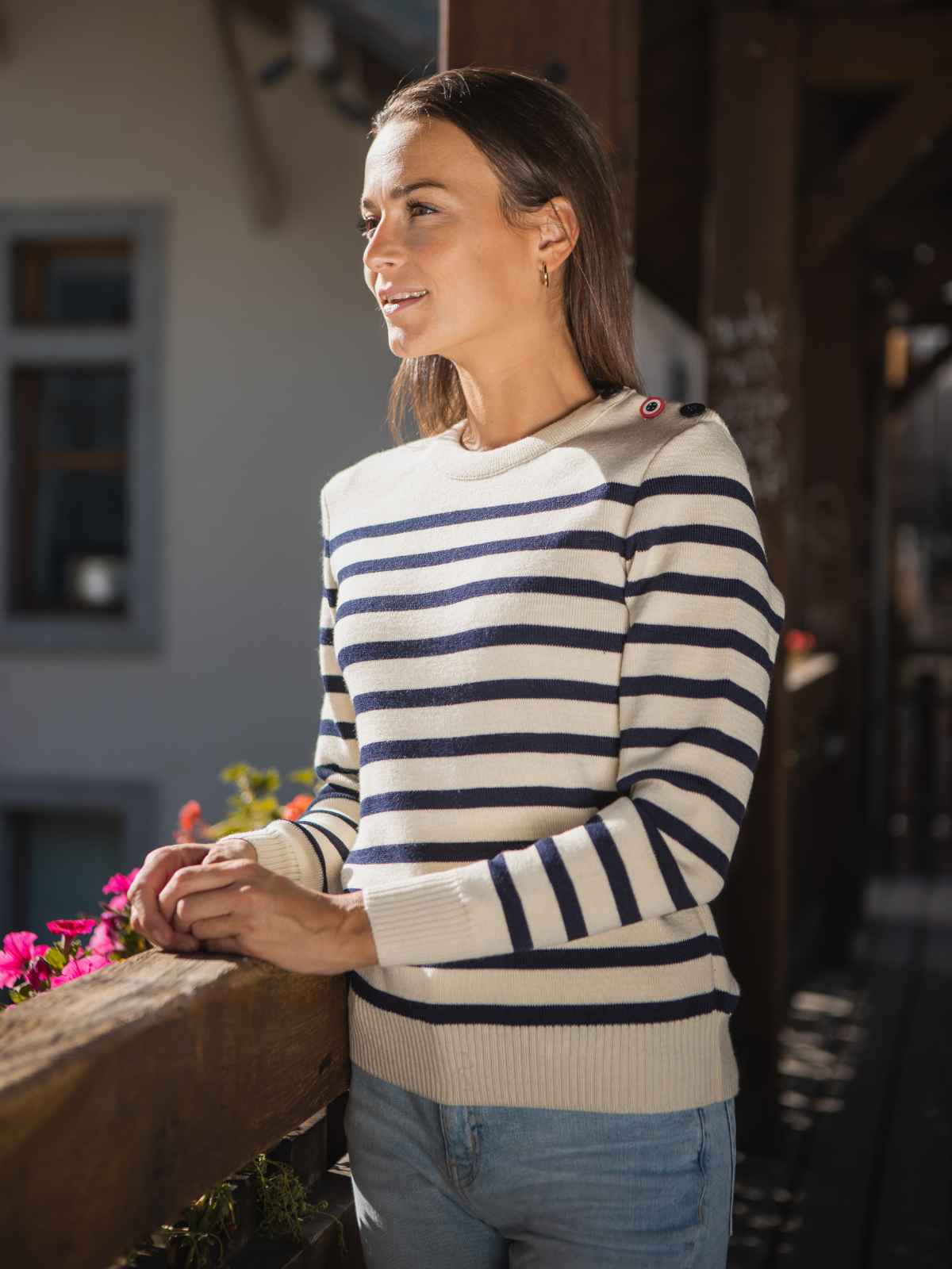 Pull femme rayé en laine mérinos bio confectionné en France - Le Navigateur vue de face