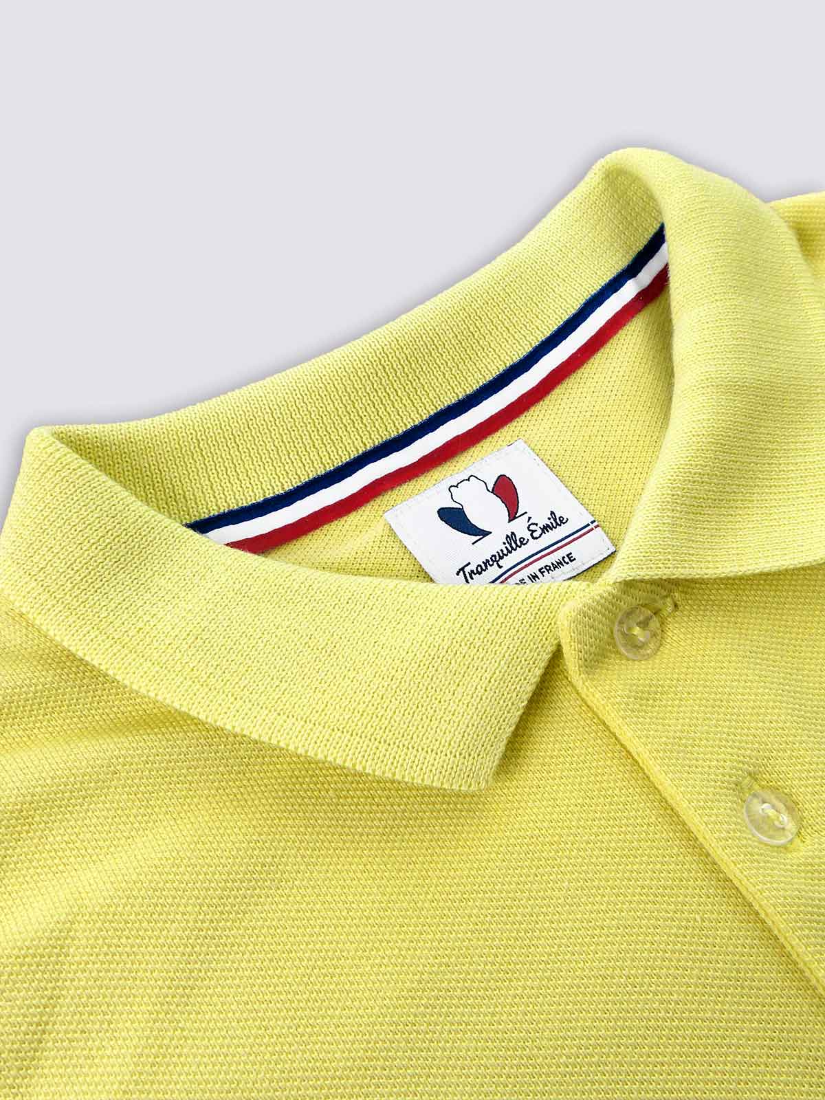 Polo homme jaune porté - L'Élégant Tranquille Emile