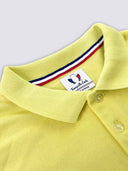 Polo homme jaune porté - L'Élégant Tranquille Emile