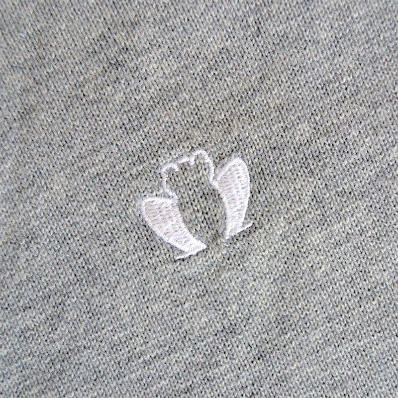 pull-coton-bio-homme-le-delicat-gris-logo