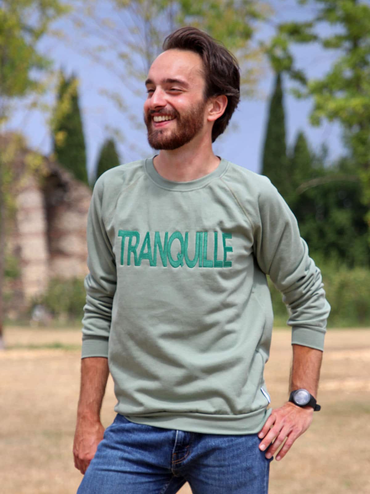 sweat-homme-made-in-france-le-tranquille-vert-eucalyptus-thibault-2