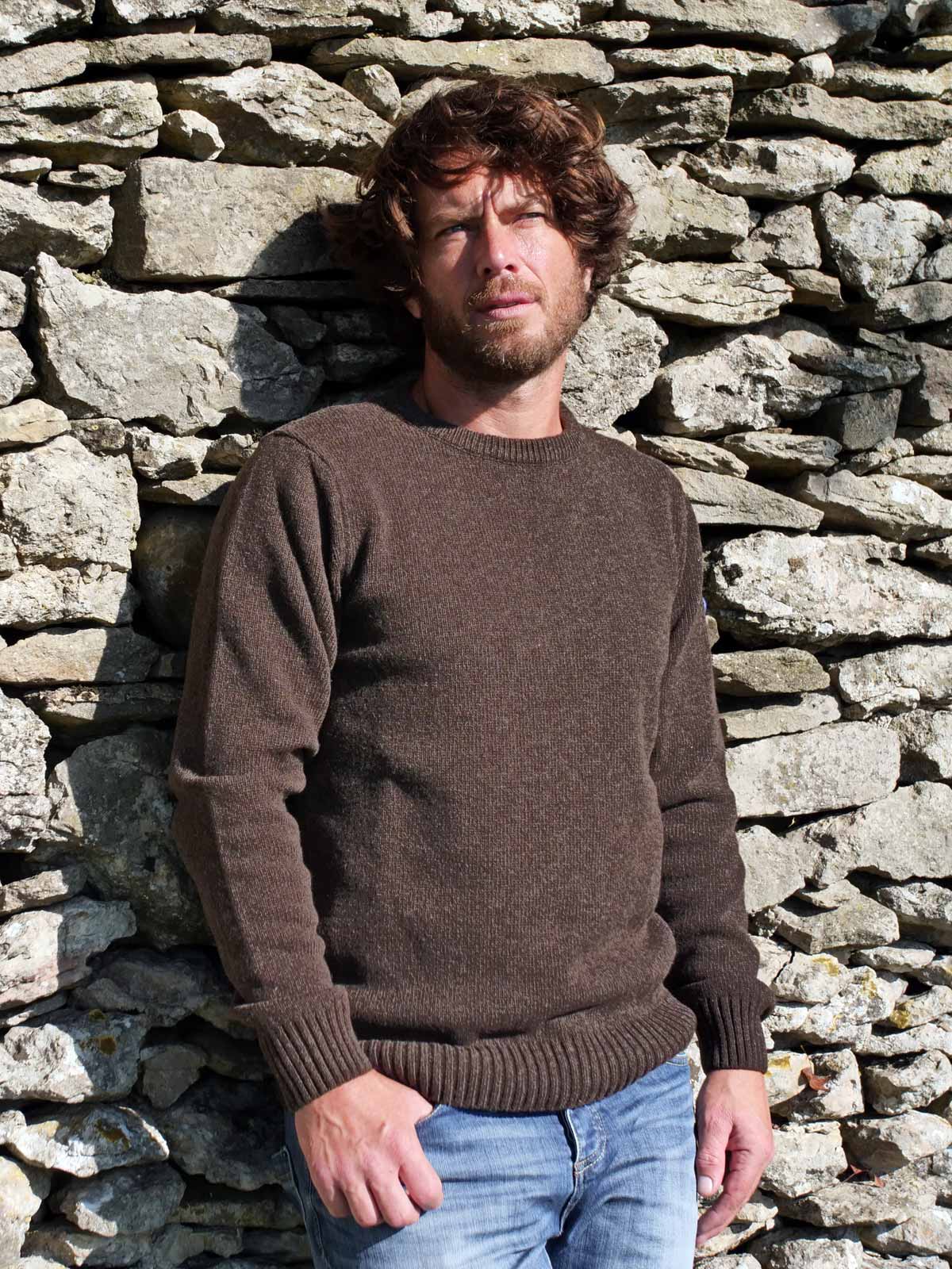 pull-made-in-france-homme-le-frileux-chocolat-2