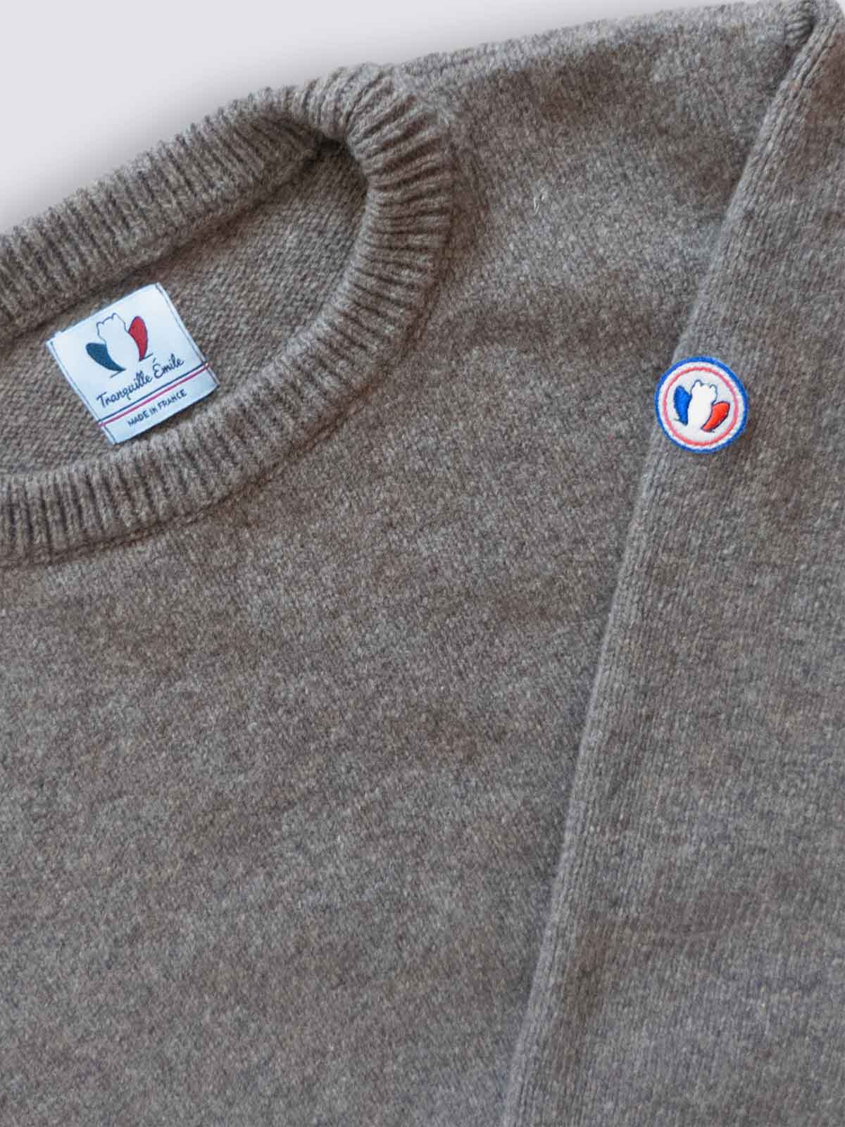 pull-made-in-france-le-frileux-taupe-2